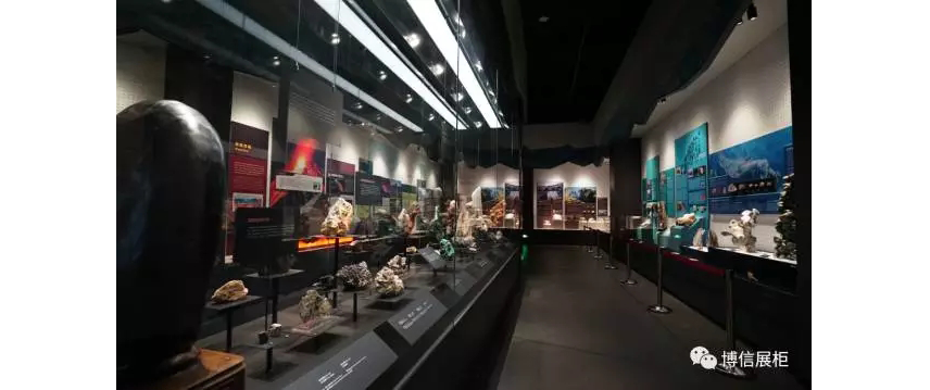 博物館（guǎn）展櫃