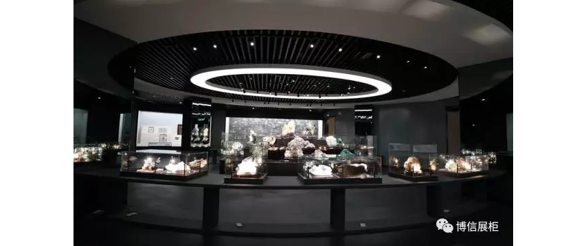 博（bó）物（wù）館展櫃