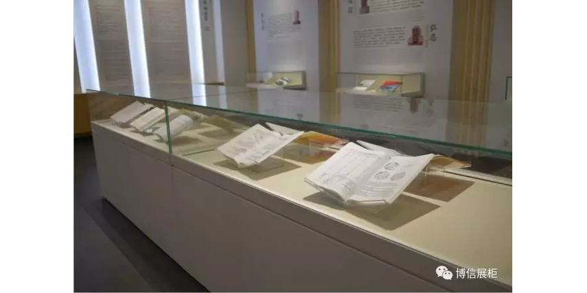 博物館（guǎn）展櫃