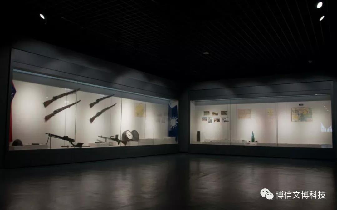 博（bó）物館展（zhǎn）櫃廠家